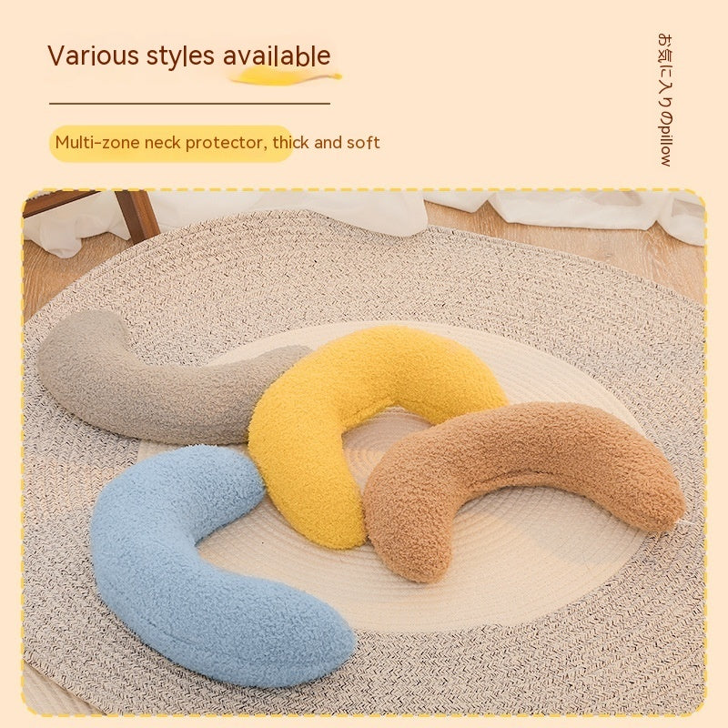 Cozy Crescent Moon Pillow for Cats & Dogs – Soft Plush Bed Cushion for Comfortable Sleep